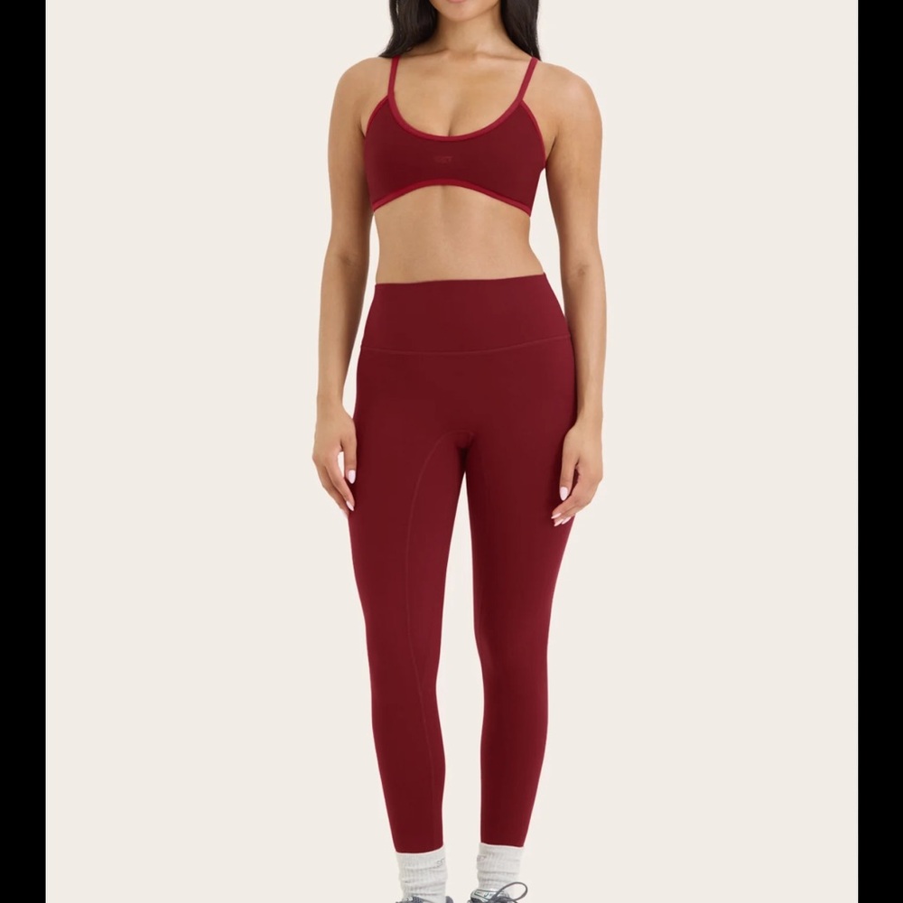 SET ACTIVE. FORMCLOUD FIELD BRA - CHERRY
